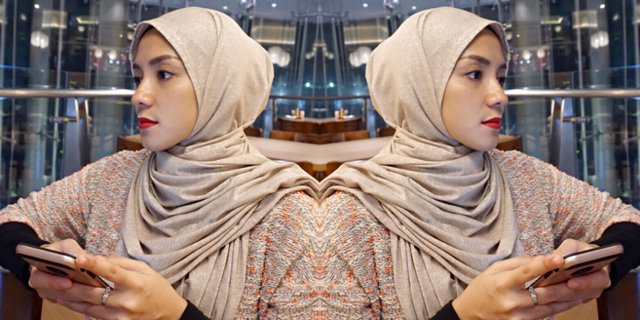 Enno Lerian: Makin Cantik dengan Gaya Hijab Simpel