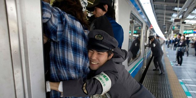 Cerita Kelam di Balik Canggihnya Kereta Bawah Tanah Jepang