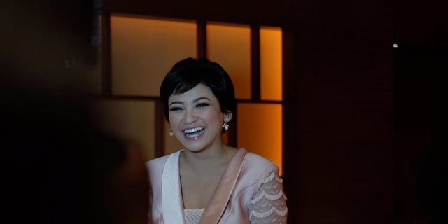 Merasa Cantik, Kepala Botak Mantan Putri Indonesia Bikin Kaget