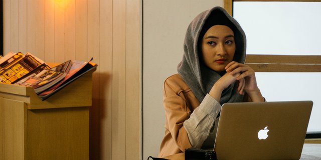 Hijab Itu Identitas, Bukan Sekadar Kain atau Kewajiban