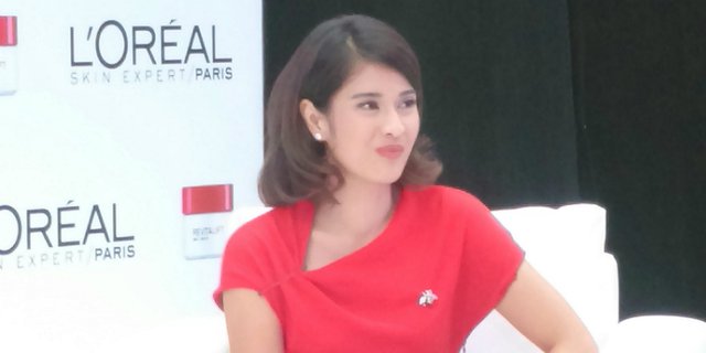 Rahasia Cantik Dian Sastro, Ternyata....