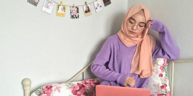 Tutorial Hijab Modis Nan Simpel Untuk Cewek Berkacamata Dream Co Id