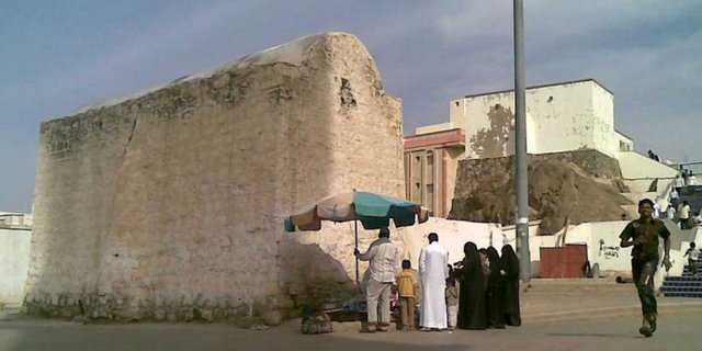 Menengok Makam Sahabat Nabi Salman Al-Farisi
