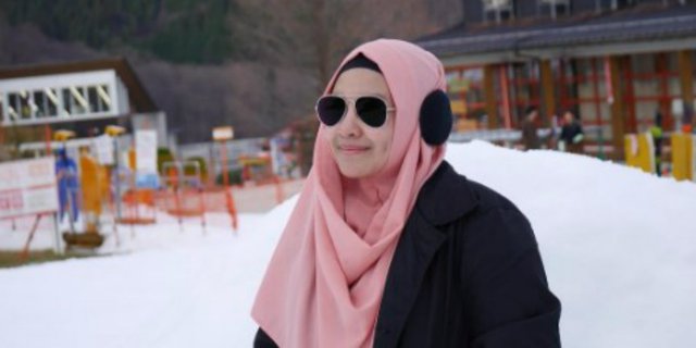 Kelembutan Intan Nuraini Dalam Balutan Hijab Pastel