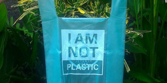 Plastik Belanjaan Bikinan Pemuda Bali Ini Bisa Dimakan