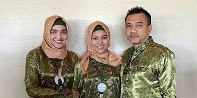 Kekompakan Ashanty dan Aurel Berbusana Hijau Saat Umroh