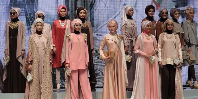 Sentuhan Bunga Amy Qanita di Rancangan RA Hijab