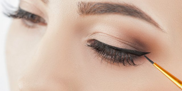 Trik Makeup yang Bikin Mata Terlihat Lebih Besar
