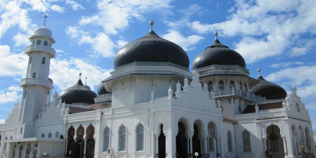 Inilah 5 Masjid Indonesia yang Selamat dari Musibah Besar