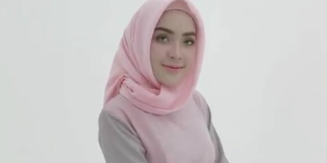 Simpel, Begini Tutorial Hijab Mudah dari Hamidah