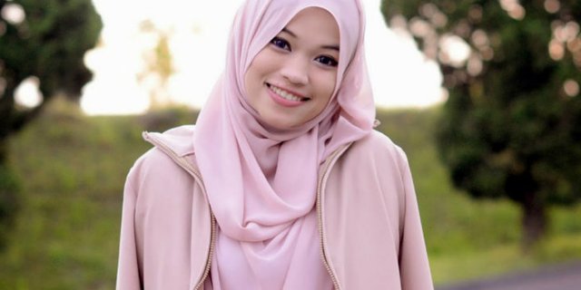 Tutorial Hijab Simpel Syar'i ala Putri Aa Gym