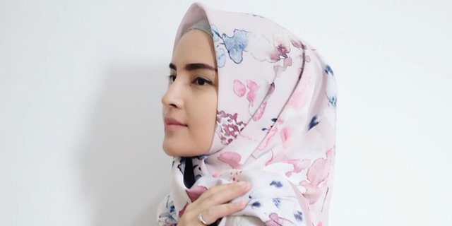 Ide Padupadan Busana Hijab untuk Ibu Menyusui