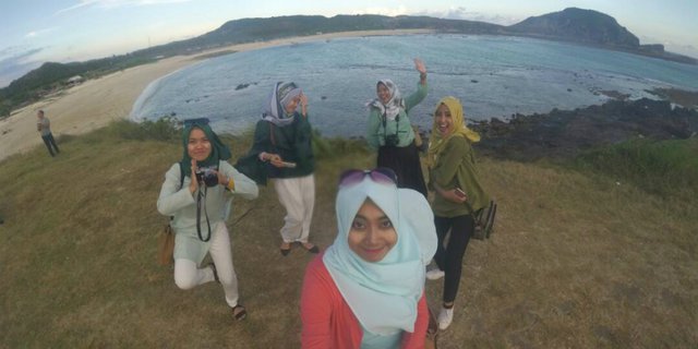 #DreamTrip Menikmati Pantai 'Surga' di Lombok Berpasir Merica