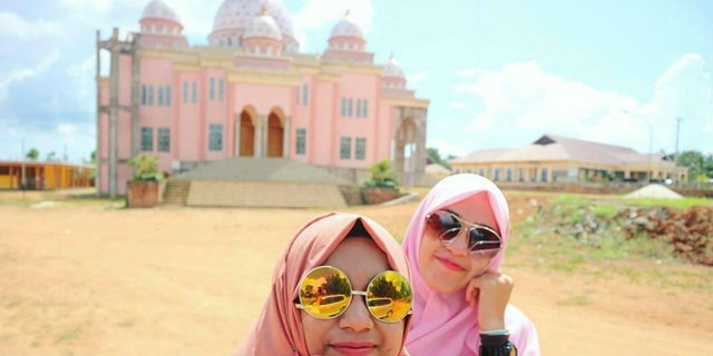 Masjid Pink Ini Jadi Idola Baru Traveler, Dimana Lokasinya?