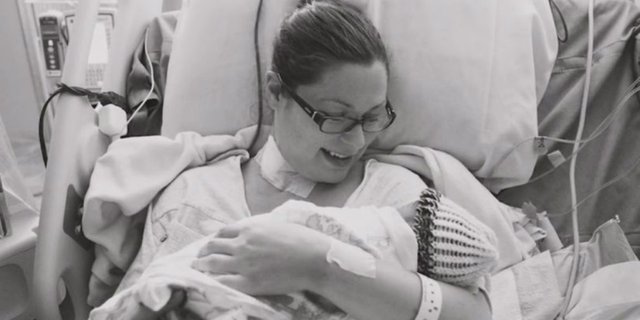 Demi Bertahan Hidup, Plasenta Bayi Dibiarkan di Tubuh Ibu Ini