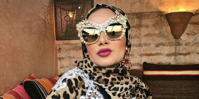 Hijaber Cantik Ini Jadi Brand Ambassador Dolce & Gabbana