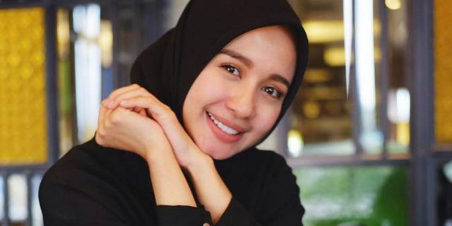 Berbusana Serba Hitam, Laudya Cynthia Bella Dikritik, Kenapa?