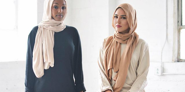 Ide Memadukan Busana Hijab dengan Ripped Jeans