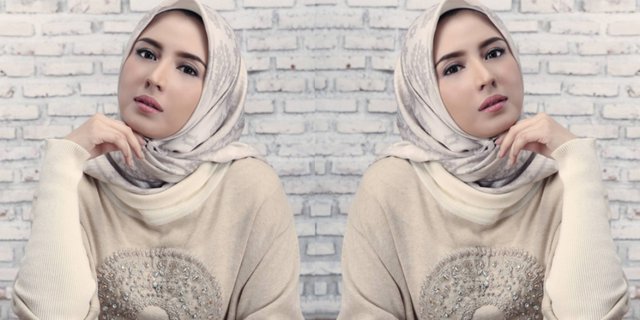 Inspirasi Kenakan Jumpsuit ke Kantor Buat Hijaber