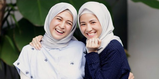 Ootd Fashion Hijab Ala Nina Zatulini