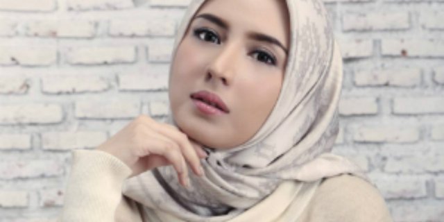 Hijaber Ingin Terlihat Jenjang? Coba Pakai Busana Hijab Ini
