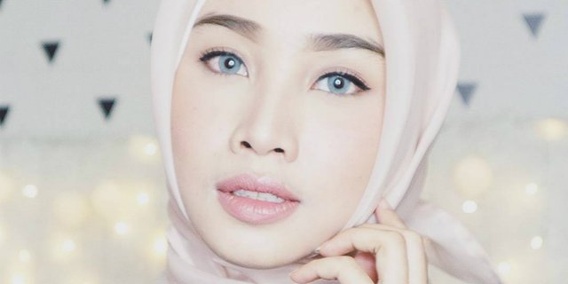 3 Tips Kenakan Jilbab Organza Agar Nyaman