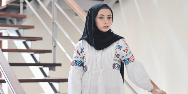 Gaya Hijab Instan untuk Pemilik Wajah Mungil