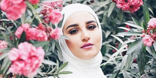 Tampil Fashionable dengan Busana Hijab Netral yang Kekinian
