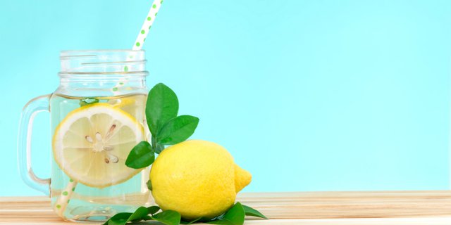 Penting! Solusi Buat yang Alergi Minum Air Lemon
