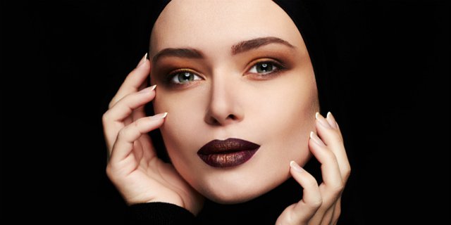 Ragam Cara Kreasikan Lipstik di Atas Bibir