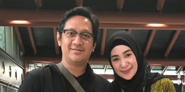 Anggunnya Hijab Istri Andre Taulany yang Ingin Berhaji