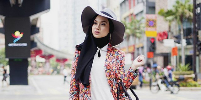 Tips Memadukan Hijab dengan Topi yang Kekinian