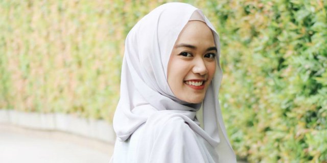 Gaya Hijab dengan Pengait yang Tidak Merusak Kerudungmu