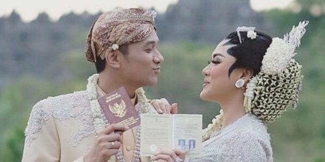 Mau Menikah di Borobudur Seperti Vicky Shu? Ini Lho Syaratnya