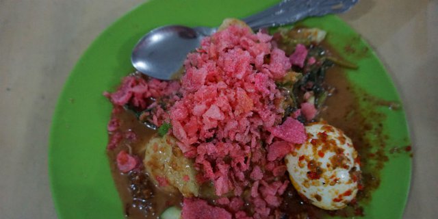 Kulineran ke Medan, Wajib Icip Lezatnya Lontong Kak Lin