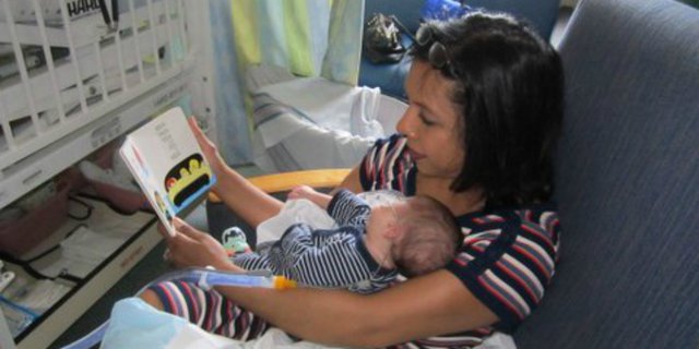 Rumah Sakit Ini Sediakan Perpustakaan untuk Bayi di NICU
