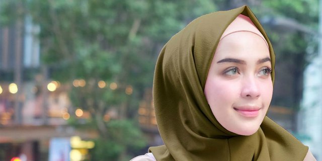 Tutorial Kerudung Instan dari Vanilla Hijab, Cuma 5 Detik!