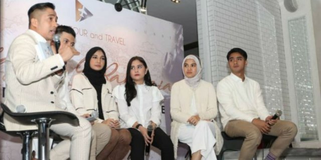 7 Seleb Indonesia Luncurkan Agen Travel Umroh dan Wisata Halal
