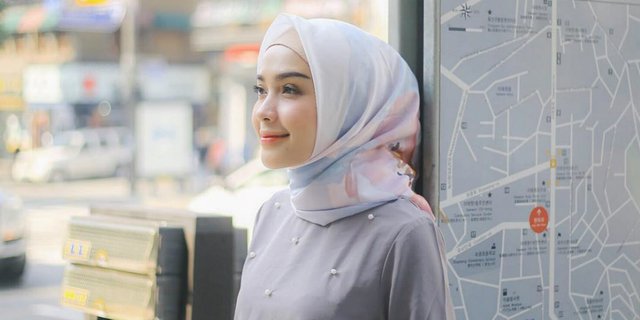 Gaya Hijab Simpel Cocok Buat Hijaber yang Mau Liburan