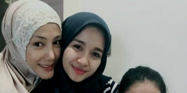 Makin Akrab, Lihat Perbedaan Gaya Bella dan Mantan Istri Emran