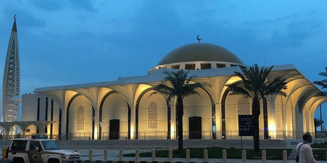 Cantik dan Megah, Begini Penampakan Masjid Bandara Madinah