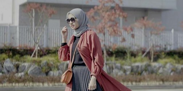3 Tips untuk Hijabers, Bikin Rok Makin Chic Saat Musim Hujan