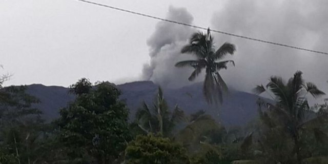 Gunung Agung Meletus, Warga Diminta Tetap Tenang Namun Waspada