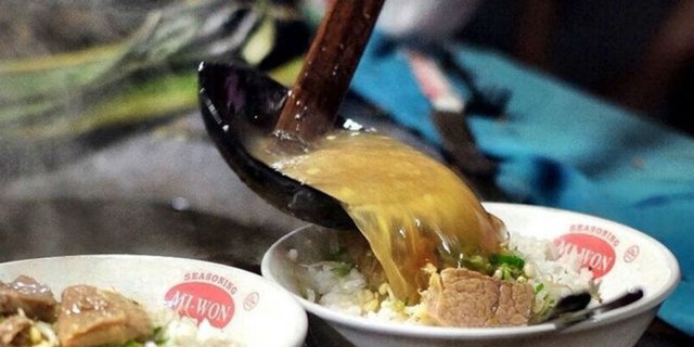 Soto Pak Keman, Kuliner Enak di Solo yang Cuma Buka Saat Malam