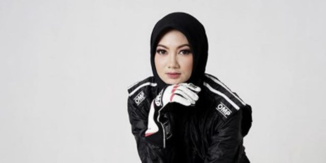 Artis Lepas Hijab, Pembalap Cantik Ini Malah Putuskan Hijrah