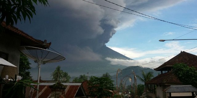 Penutupan Bandara I Gusti Ngurah Rai Diperpanjang Hingga Esok