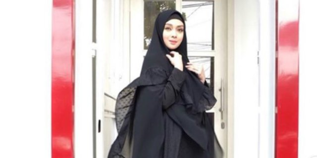 Trauma Bercerai, Terry Putri Pilih Sibuk Bisnis Fashion Hijab