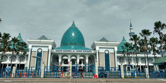 Liburan ke Surabaya, Yuk Mampir Sholat ke 4 Masjid Ikonik Ini!