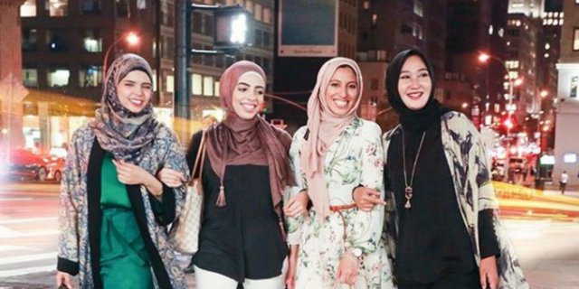 Tips Pilih Warna Hijab yang Pas dengan Kulit Wajah