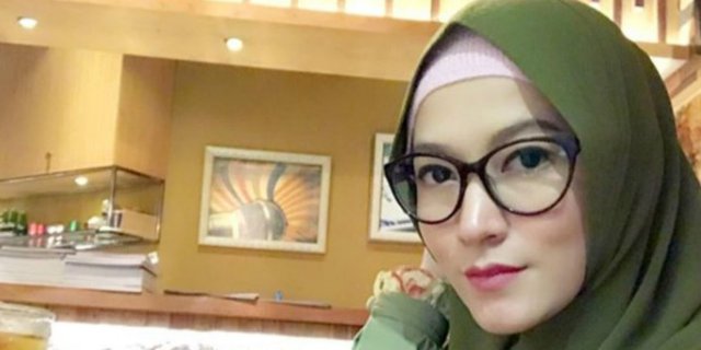 Bukti Kecantikan Lyra Virna Bukan Polesan Makeup